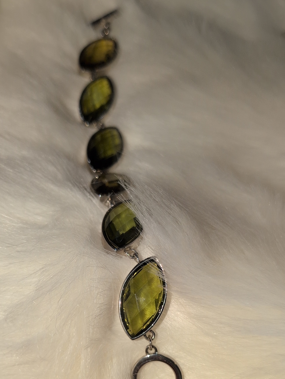 Green Stone Link Bracelet With Toggle Clasp